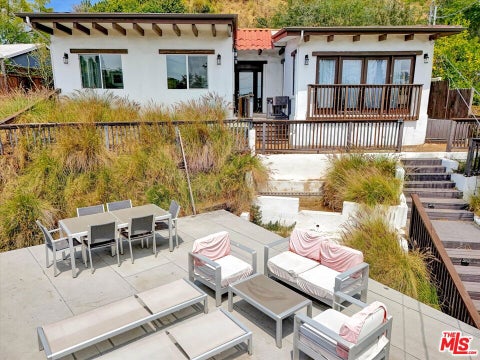 Photo of 2007 Barcelona Drive, Los Angeles, CA 90046 (MLS # 26905357)