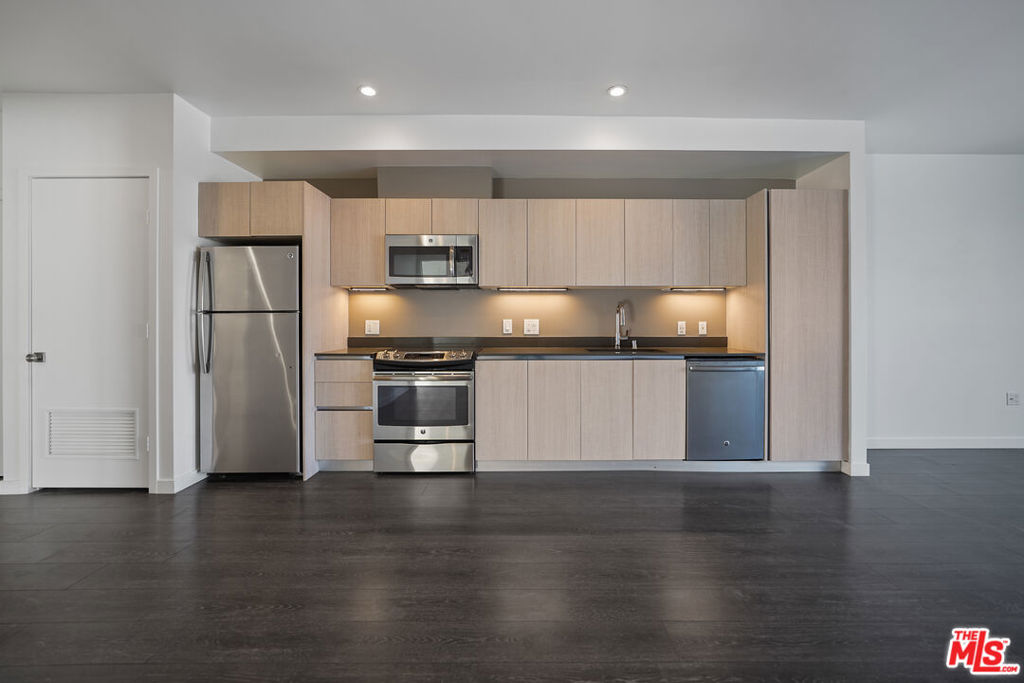 **1 MONTH FREE PROMO FOR 14 MONTH LEASE WITH 10 DAY MOVE IN**PRIVATE ROOFTOP DECK**PRIVATE PATIO**WASHER/DRYER**CENTRAL A/C**PET FRIENDLY**BEAUTIFUL COMMUNITY**PRIVATE PARKING GARAGE**ON-SITE GYM** Live in the heart of it all at 5800 Harold Way, where modern comfort meets the dynamic energy of Hollywood! This beautifully designed apartment features high ceilings, sleek hardwood floors, and a private balcony with stunning views. The chef's kitchen is a showstopper with stainless steel appliances, including a refrigerator, dishwasher, microwave, and garbage disposal, while spacious walk-in closets provide all the storage you could need. Stay comfortable year-round with ceiling fans and enjoy the convenience of an in-unit washer and dryer. Situated in one of Hollywood's most sought-after neighborhoods, you'll be steps from iconic attractions like the Hollywood Walk of Fame, the Dolby Theatre, and the TCL Chinese Theatre. Explore nearby Sunset Boulevard for its buzzing nightlife, unique cafes, and live music venues, or enjoy outdoor activities at Runyon Canyon and Griffith Park, both just minutes away. Commuters will love the easy access to public transit and major freeways, making every corner of Los Angeles within reach. This is more than just an apartment it's a lifestyle. Schedule your tour today and discover your perfect Hollywood home! PHOTOS MAY VARY - $50 extra for 2 Parking Spaces ** MULTIPLE UNITS AVAILABLE - SCHEDULE A SHOWING TODAY!**1 MONTH FREE PROMO FOR 14 MONTH LEASE WITH 10 DAY MOVE IN** (FOR SHOWING TEXT LA2)