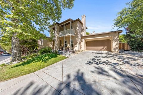 Photo of 2741 Club Drive, Gilroy, CA 95020 (MLS # ML82040119)