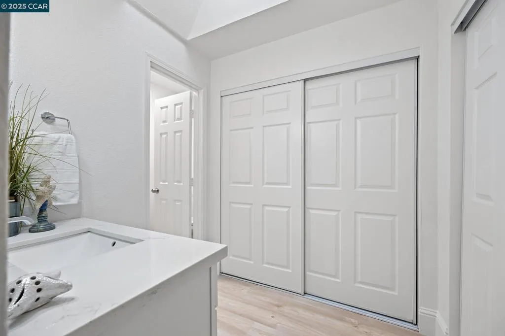 Concord, California 94521, United States, 4 Bedrooms Bedrooms, ,2 BathroomsBathrooms,Residential,Pending,210741