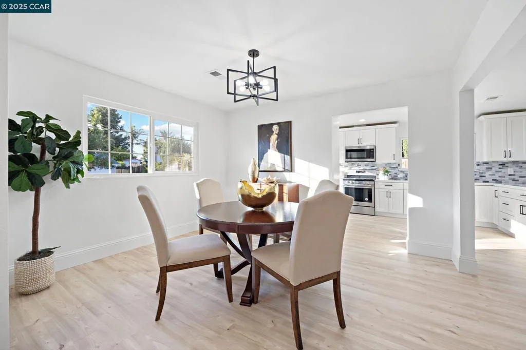 Concord, California 94521, United States, 4 Bedrooms Bedrooms, ,2 BathroomsBathrooms,Residential,Pending,210741