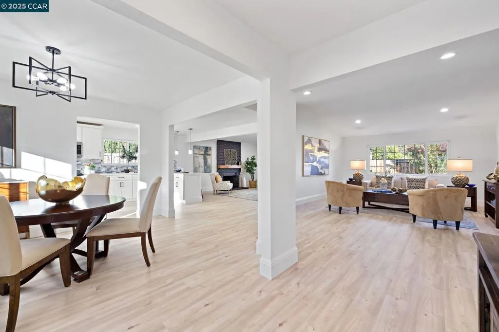 Concord, California 94521, United States, 4 Bedrooms Bedrooms, ,2 BathroomsBathrooms,Residential,Pending,210741