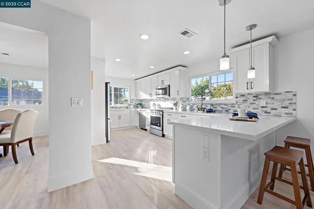 Concord, California 94521, United States, 4 Bedrooms Bedrooms, ,2 BathroomsBathrooms,Residential,Pending,210741