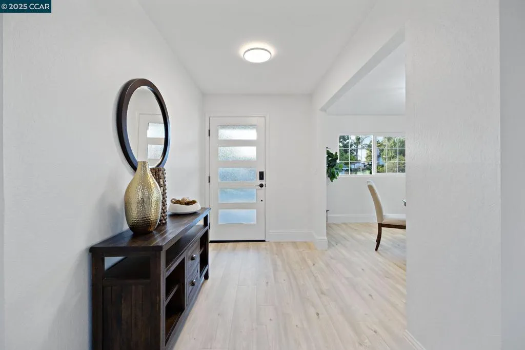 Concord, California 94521, United States, 4 Bedrooms Bedrooms, ,2 BathroomsBathrooms,Residential,Pending,210741