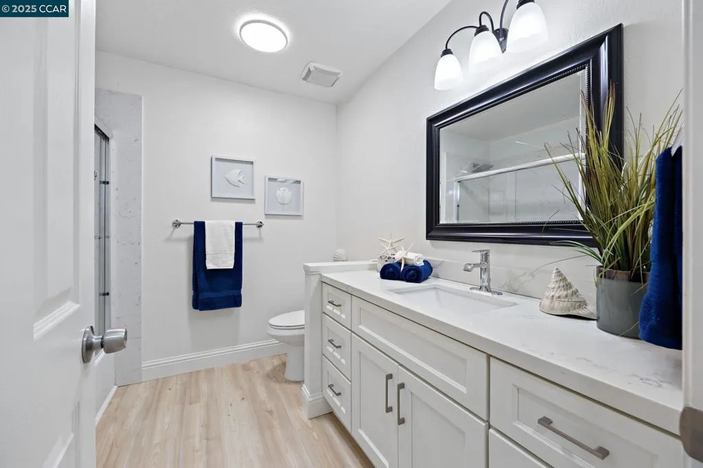 Concord, California 94521, United States, 4 Bedrooms Bedrooms, ,2 BathroomsBathrooms,Residential,Pending,210741