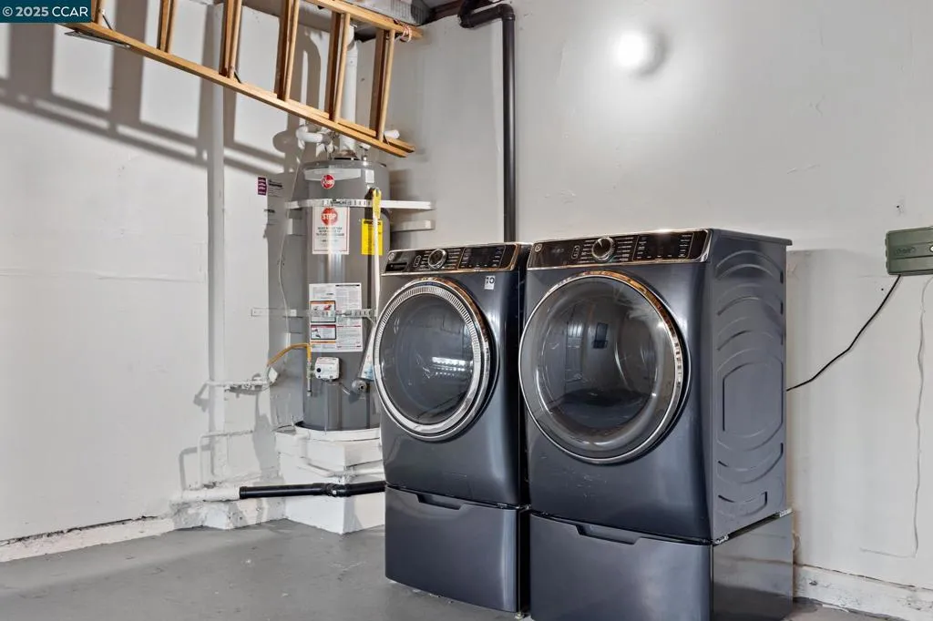 Concord, California 94521, United States, 4 Bedrooms Bedrooms, ,2 BathroomsBathrooms,Residential,Pending,210741