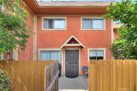 Photo of 14265 Terra Bella St, Unit 32 St, Panorama City, CA 91402 (MLS # CV26072229)