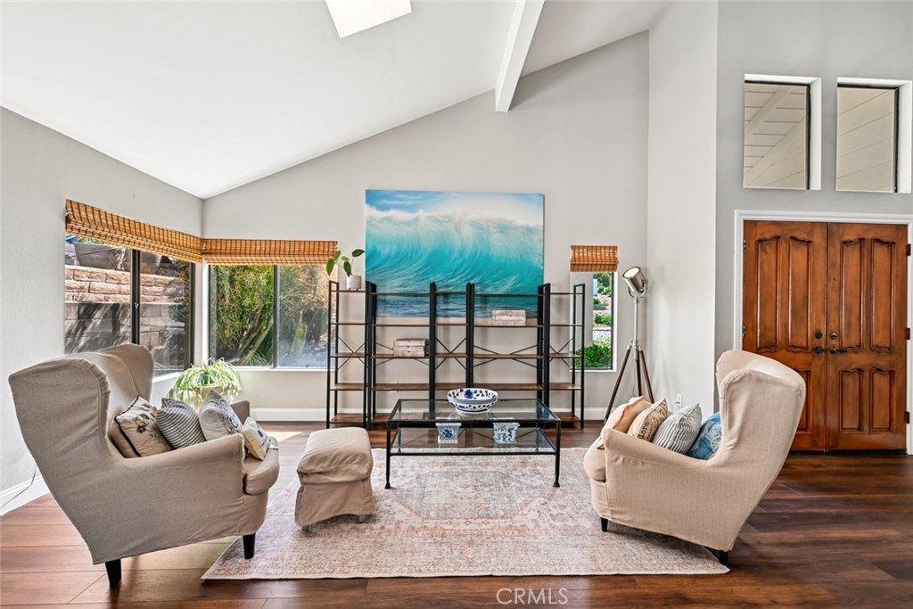 1359 Knoll Drive