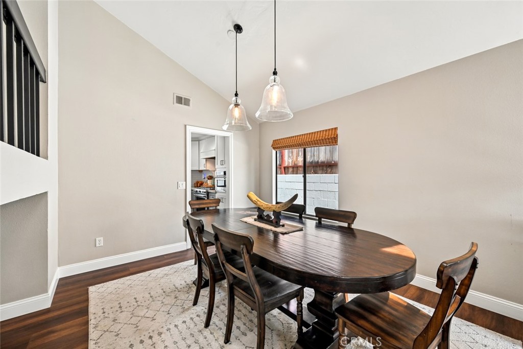 1359 Knoll Drive