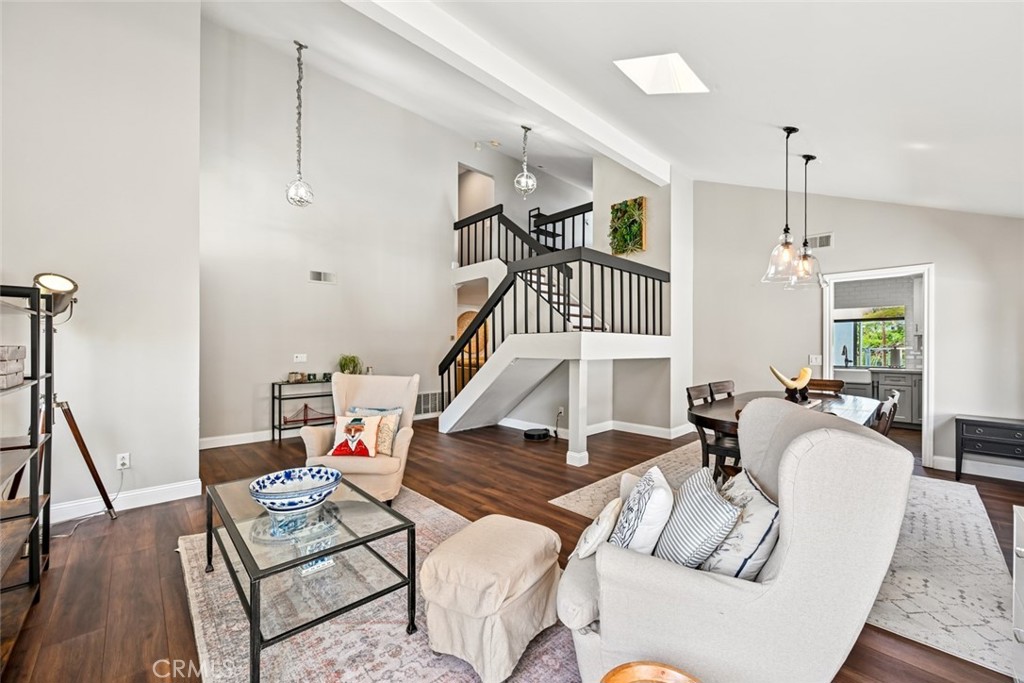 1359 Knoll Drive