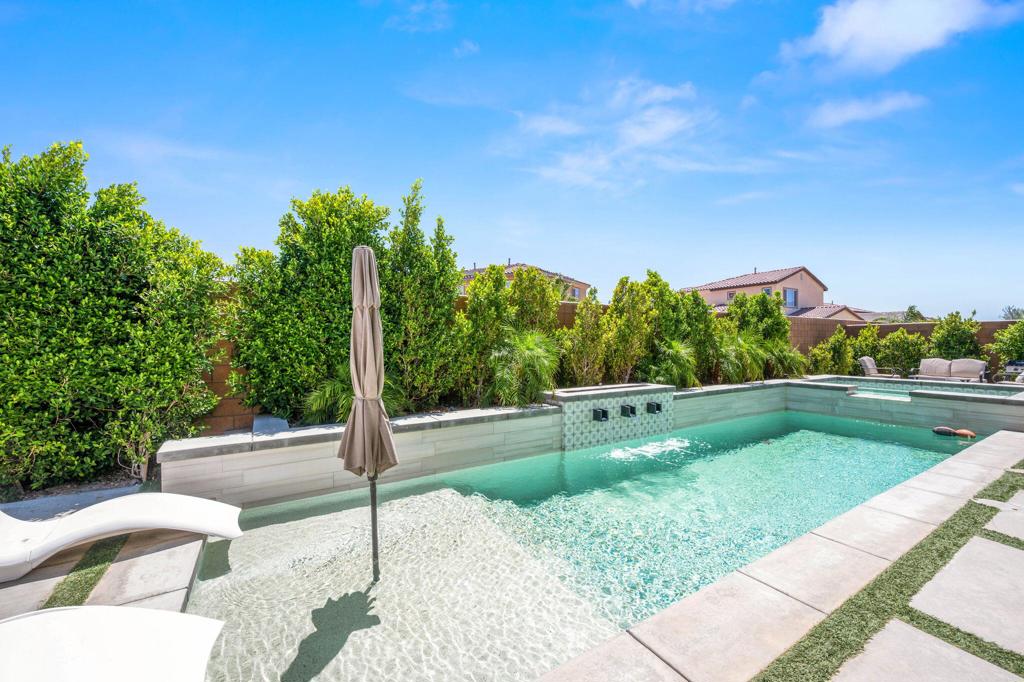 40166 Vivaldi Court