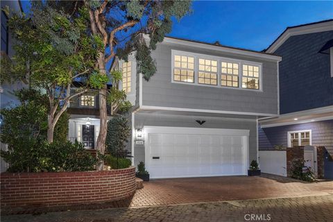 Photo of 1516 E Oceanfront, Newport Beach, CA 92661 (MLS # NP25199245)