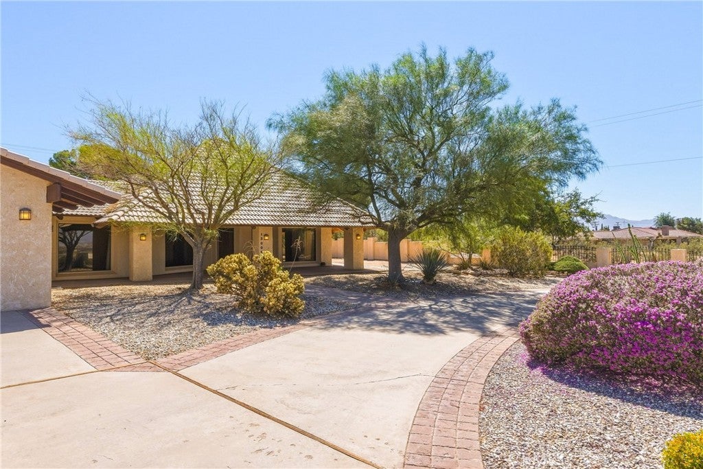 13009 Rincon