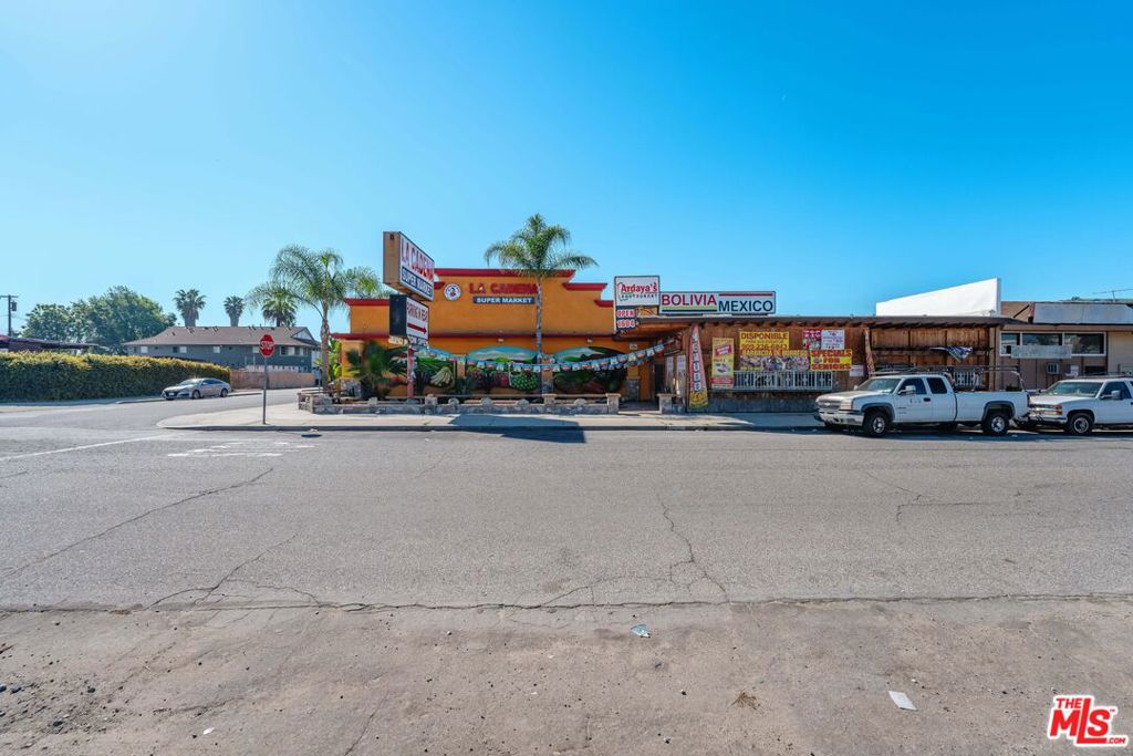 1600 W Mission Boulevard