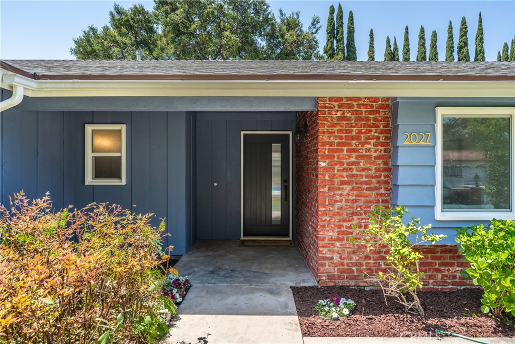 2027 Holly Ave