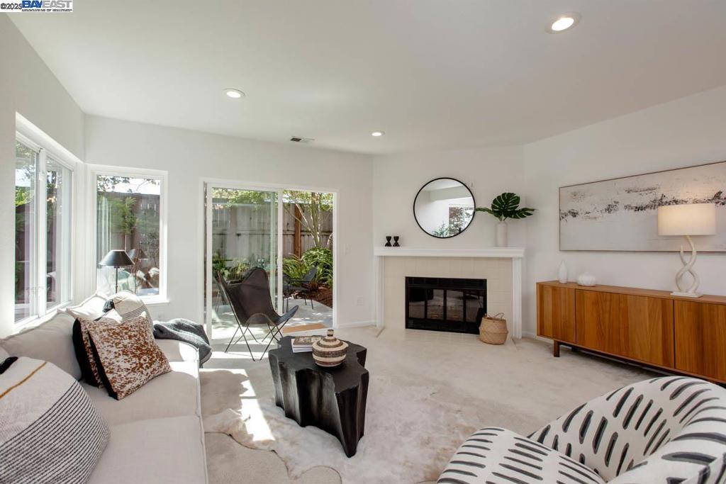 HARBOR BAY - Residential