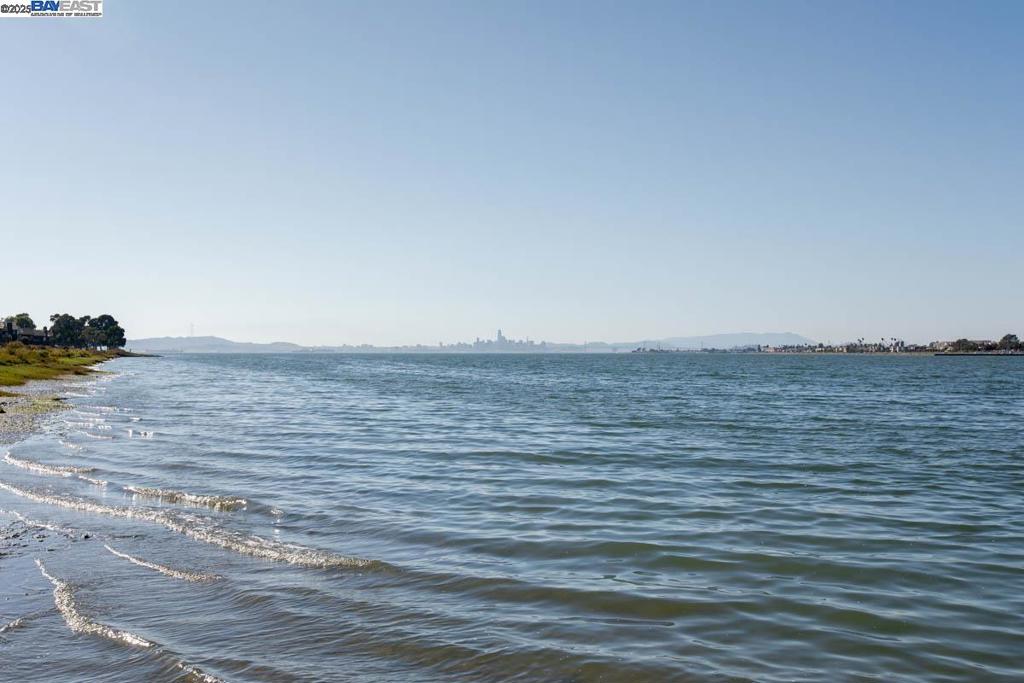HARBOR BAY - Residential