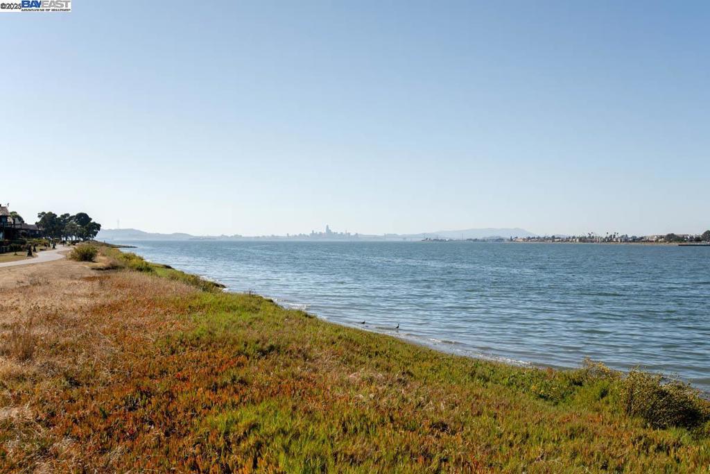 HARBOR BAY - Residential
