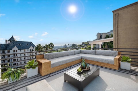 Photo of 8246 Woodshill Trail, Los Angeles, CA 90069 (MLS # SR26185129)