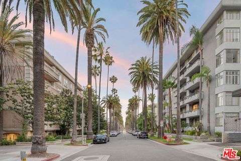 Photo of 121 S Palm Drive #403, Beverly Hills, CA 90212 (MLS # 26733241)