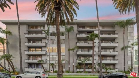 Photo of 121 S Palm Drive #403, Beverly Hills, CA 90212 (MLS # 26733241)