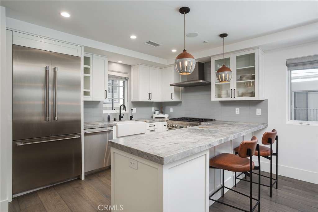 Corona del Mar North of PCH (CNHW) - Residential