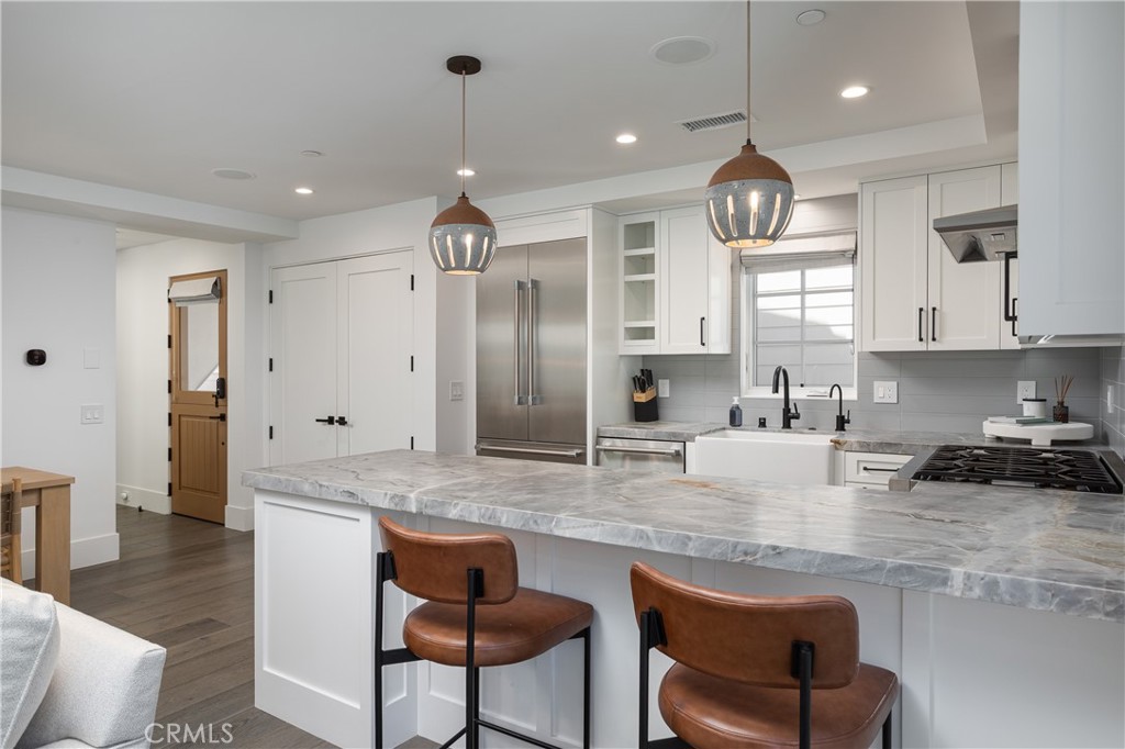 Corona del Mar North of PCH (CNHW) - Residential