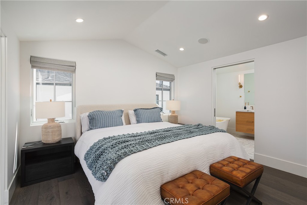 Corona del Mar North of PCH (CNHW) - Residential
