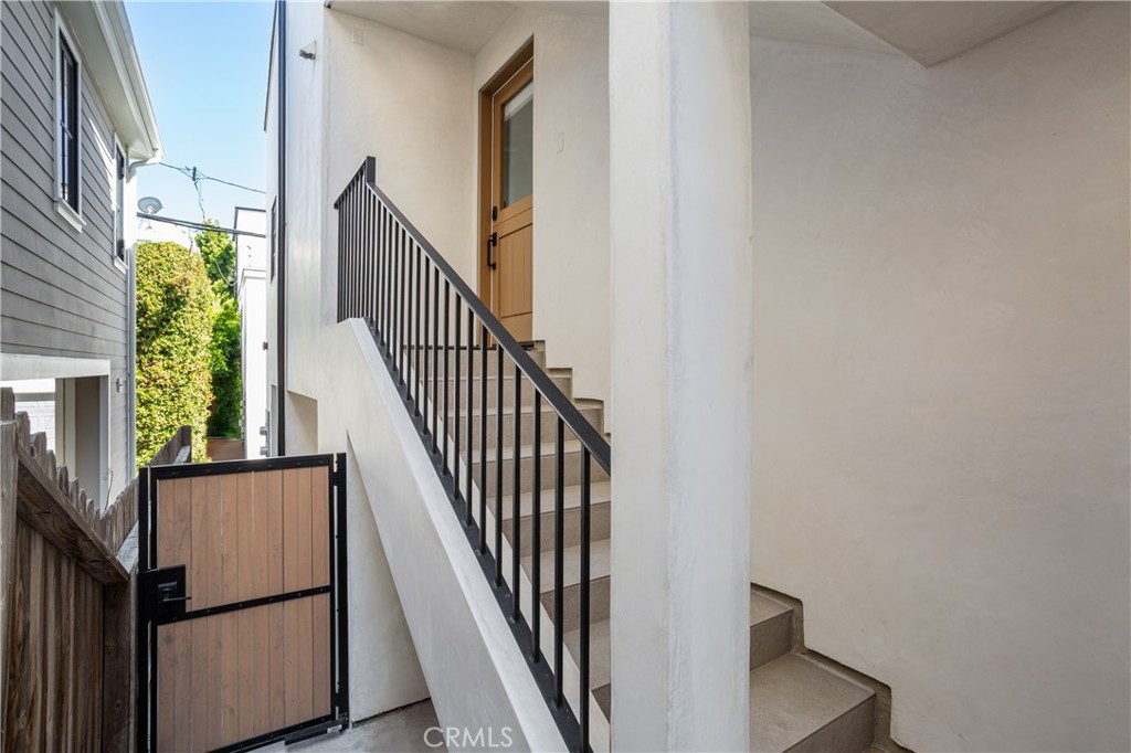 Corona del Mar North of PCH (CNHW) - Residential