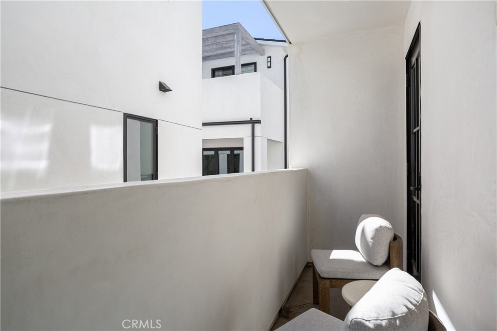 Corona del Mar North of PCH (CNHW) - Residential