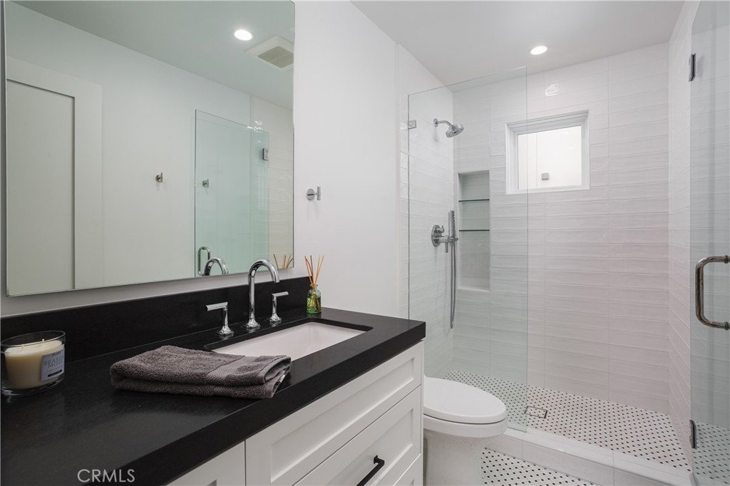 Corona del Mar North of PCH (CNHW) - Residential