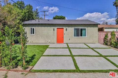 Photo of 11801 Albers, Valley Village, CA 91607 (MLS # 26959827)