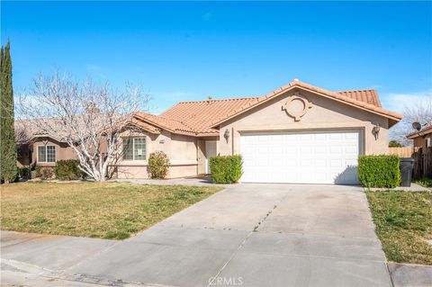 Photo of 13229 Great Falls Ave, Victorville, CA 92395 (MLS # BB26046735)