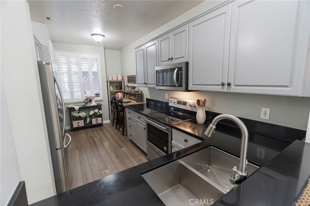 20331 Bluffside circle # 105