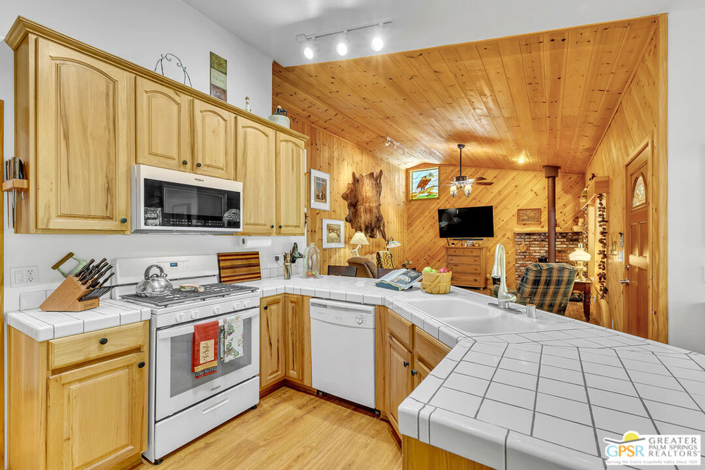 Pine cove - Residential