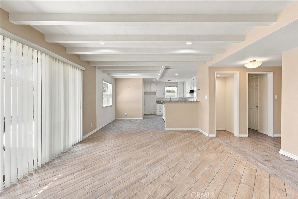 1202 N Ventura