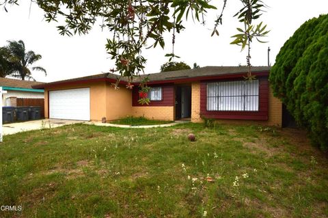 Photo of 2064 WALDEN Street, Oxnard, CA 93033 (MLS # V1-32536)