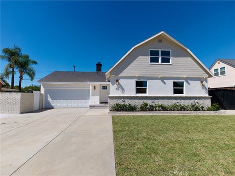 Photo of 613 N Garsden Avenue, Covina, CA 91724 (MLS # DW26204209)