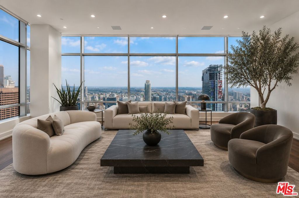 900 W Olympic Boulevard 46G