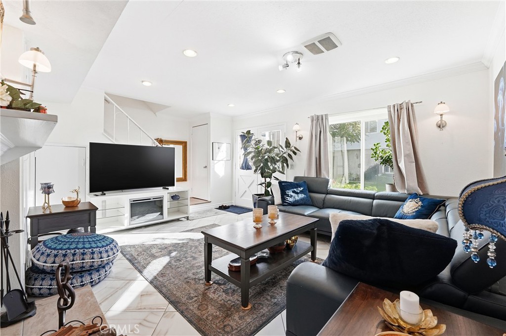 11908 Falling Leaf Circle