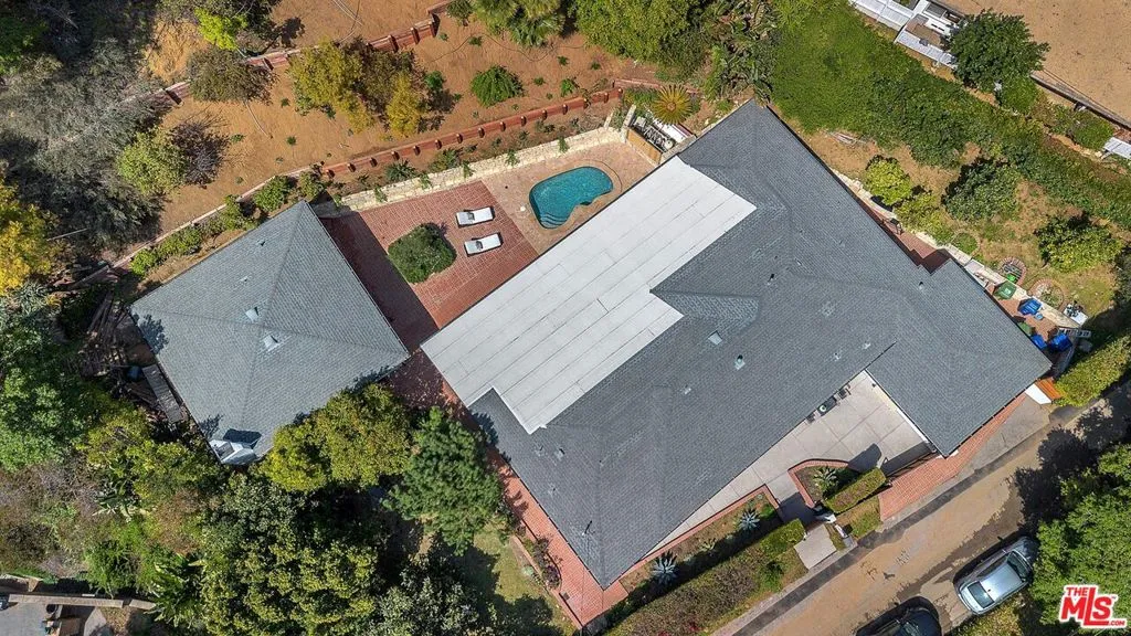 Beverly Hills, California 90210, United States, 5 Bedrooms Bedrooms, ,6 BathroomsBathrooms,Residential,Active,202611