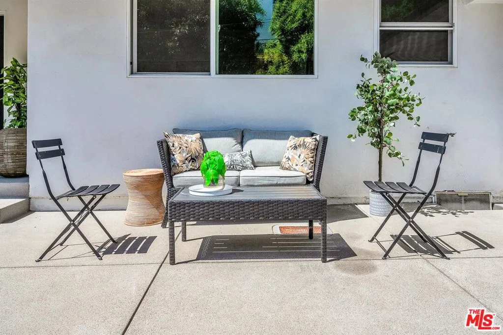 Beverly Hills, California 90210, United States, 5 Bedrooms Bedrooms, ,6 BathroomsBathrooms,Residential,Active,202611