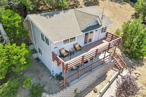 Photo of 1947 Willow Drive, Running Springs, CA 92382 (MLS # SB25191226)