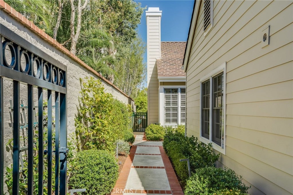34 Hillsdale