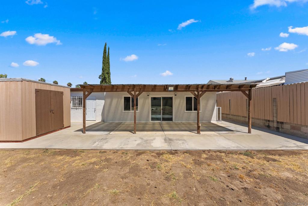 317 W Chase Ave W