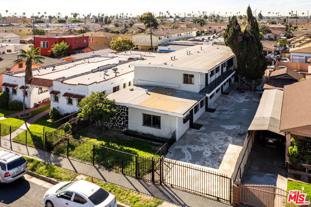 732 W 76th Street