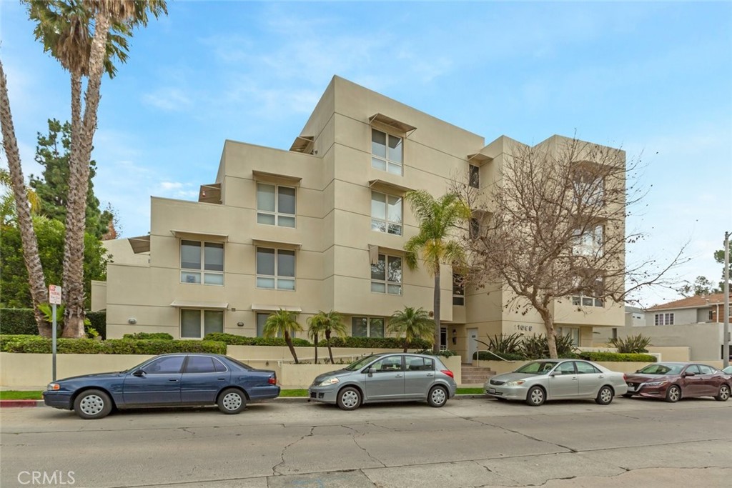Two bedrooms and two and half bathroom Amazing first floor location. No steps. Elevator from underground parking with a tandem parking space. Include washer dryer and refrigerator. Hardwood floors throughout. Heating and air conditioning Situated in a highly desirable location, minutes from UCLA, and close to everything Westwood and Brentwood have to offer. Primary bedroom has an en-suite bathroom with an impressive walk-in closet and the second bedroom also has its own en-suite bathroom. The unit also features a large private patio
