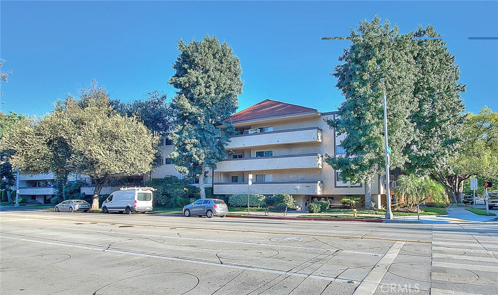 Welcome to this quiet and stylish Pasadena retreat with upgrades and resort-style amenities! Tucked away from street noise, this stunning top-floor, single-level end unit has been beautifully updated with bamboo hardwood floors, quartz finishes, and serene balcony views. The open floor plan is warm and inviting, featuring a cozy fireplace, custom lighting, and plantation shutters.
The gourmet kitchen shines with quartz counters, stainless steel appliances, custom cabinetry, and subway tile backsplash—perfectly paired with built-in banquet seating for family and friends.
Retreat to the spacious primary suite with vaulted ceilings, a walk-in closet, and a fully upgraded bath with quartz counters, custom cabinetry, and a pocket privacy door. A second bedroom, privately located across the living room, includes built-ins and mirrored closet doors.
Additional features: Nest central A/C, ample storage, quiet top-floor location away from street noise, and peaceful pool views.
Enjoy resort-style amenities in this gated community, including a sparkling pool, gym, billiards, BBQ courtyard, and underground parking. HOA covers water, trash, gas, earthquake insurance, and all amenities.
Close to PCC, Caltech, the Metro Gold Line, and Old Town Pasadena. Truly move-in ready!