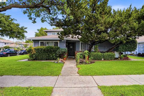Photo of 1060 Mohr Ln Ln #A, Concord, CA 94518 (MLS # 41131053)
