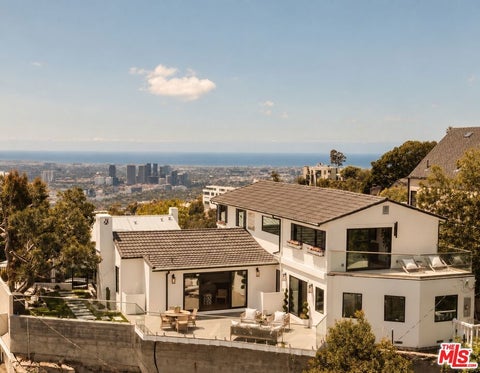 Photo of 8921 Appian Way, Los Angeles, CA 90046 (MLS # 26672473)
